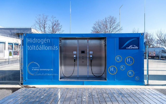 Van olyan töltőállomás, ahol húszezer forintból kijön egy tele tank