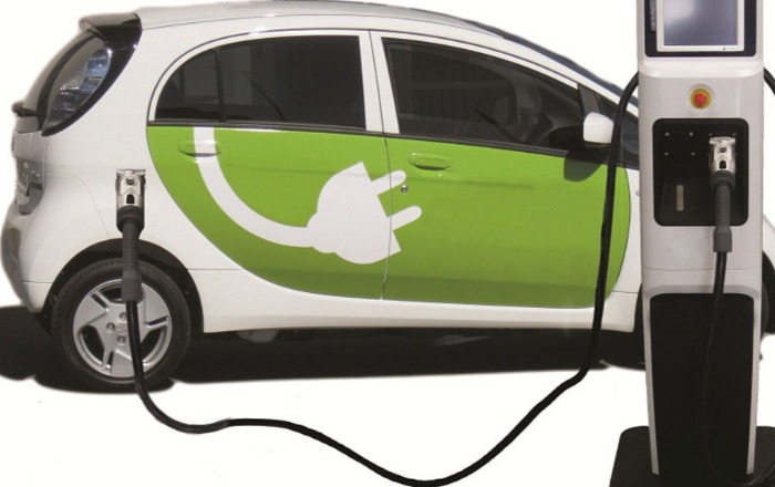 Plusz pénz a villanyautókra - az elektromosok ellenállnak a válságnak