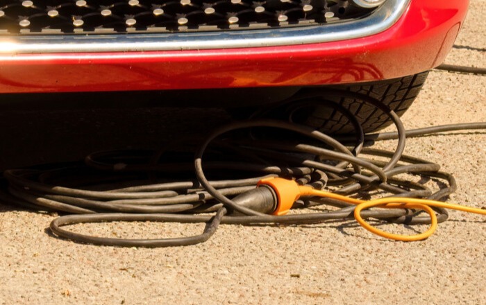 Villanyautó: a szakemberek megmondják, mennyire veszélyes