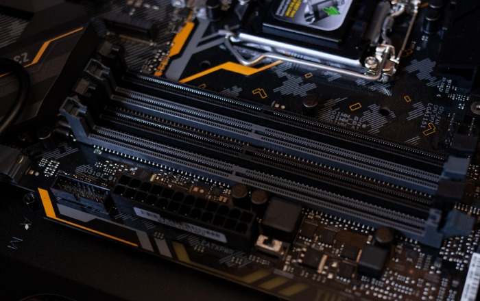 Jövőre sem enyhül az autóipari csiphiány