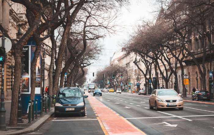 Elhalasztották a belsőégésű motorok száműzetéséről szóló uniós szavazást