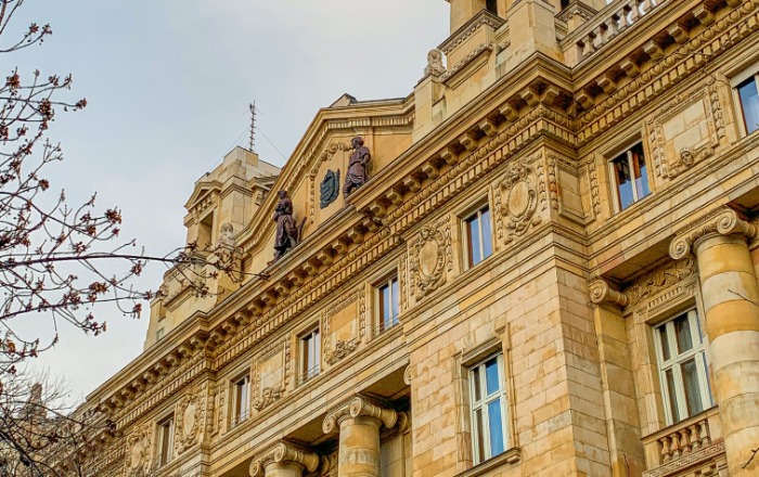 Rendületlenül vágja tovább a kamatot az MNB