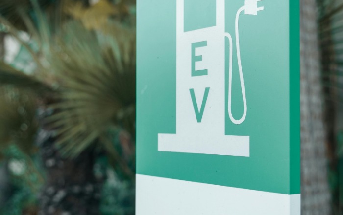 Új állami támogatás kellene az otthoni elektromos autótöltők telepítéséhez