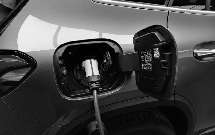 Friss kutatás: ezek a legfőbb gátjai az elektromos autók gyors elterjedésének a magyar utakon