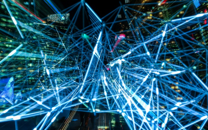 Jönnek az önvezető autók, a csomagszállító drónok, és a robotok